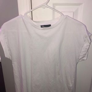 Plain white tshirt